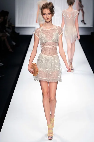 Look 37